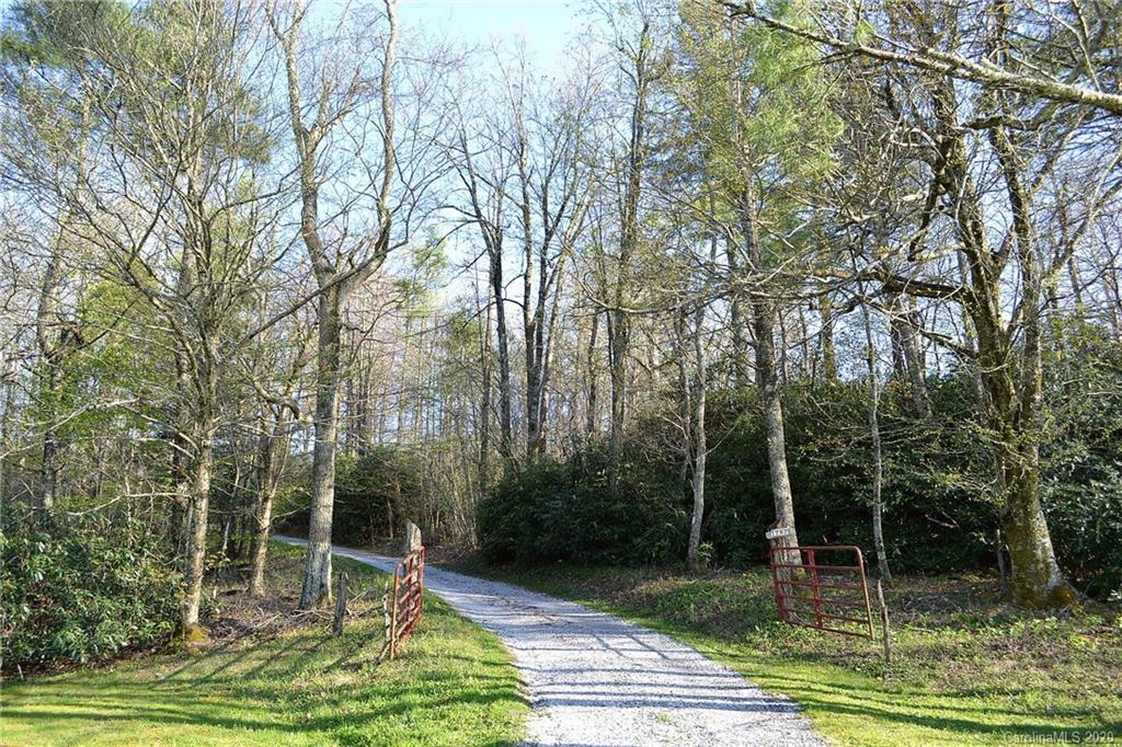 1797 Old Jonas Ridge Road Newland, NC 28657 - Photo 3 of 35 Gallery Image 3
