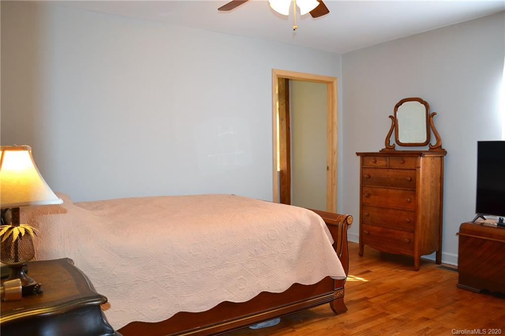 1797 Old Jonas Ridge Road Newland, NC 28657 - Photo 25 of 35 Gallery Image 25