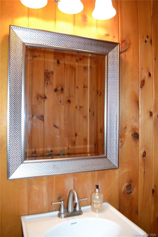 1797 Old Jonas Ridge Road Newland, NC 28657 - Photo 26 of 35 Gallery Image 26