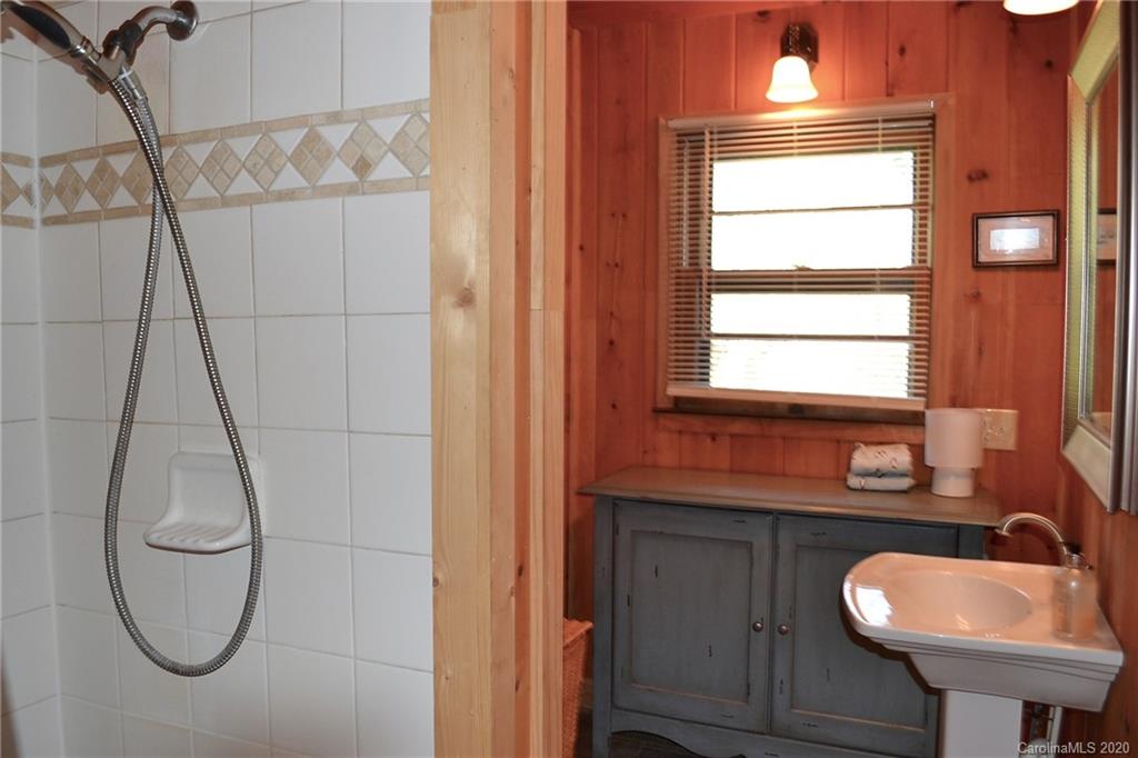 1797 Old Jonas Ridge Road Newland, NC 28657 - Photo 27 of 35 Gallery Image 27