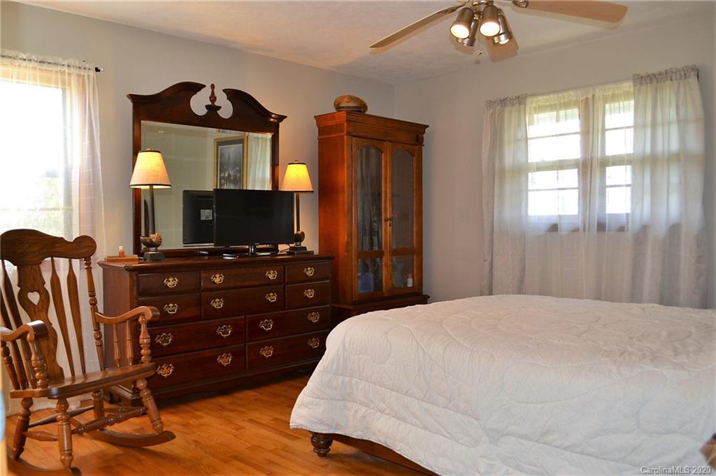 1797 Old Jonas Ridge Road Newland, NC 28657 - Photo 28 of 35 Gallery Image 28