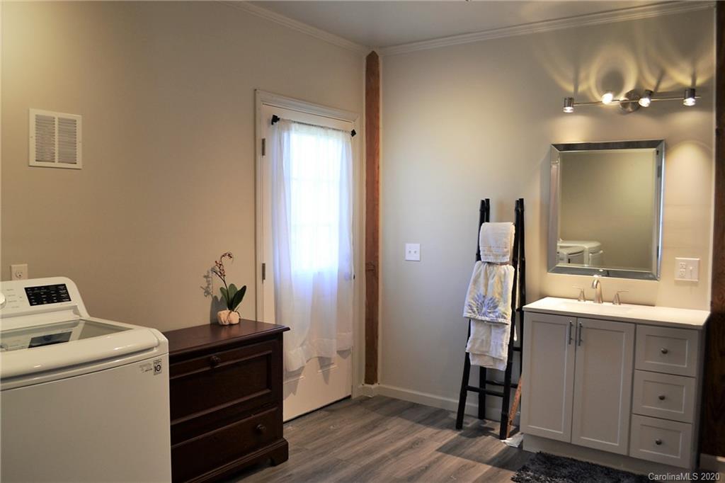 1797 Old Jonas Ridge Road Newland, NC 28657 - Photo 29 of 35 Gallery Image 29