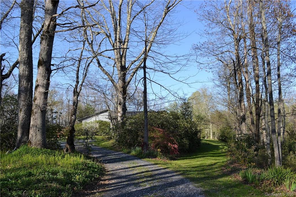1797 Old Jonas Ridge Road Newland, NC 28657 - Photo 32 of 35 Gallery Image 32