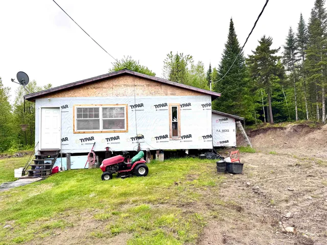 $195,000 | 2132 Vt Route 105, Bloomfield, VT 05905