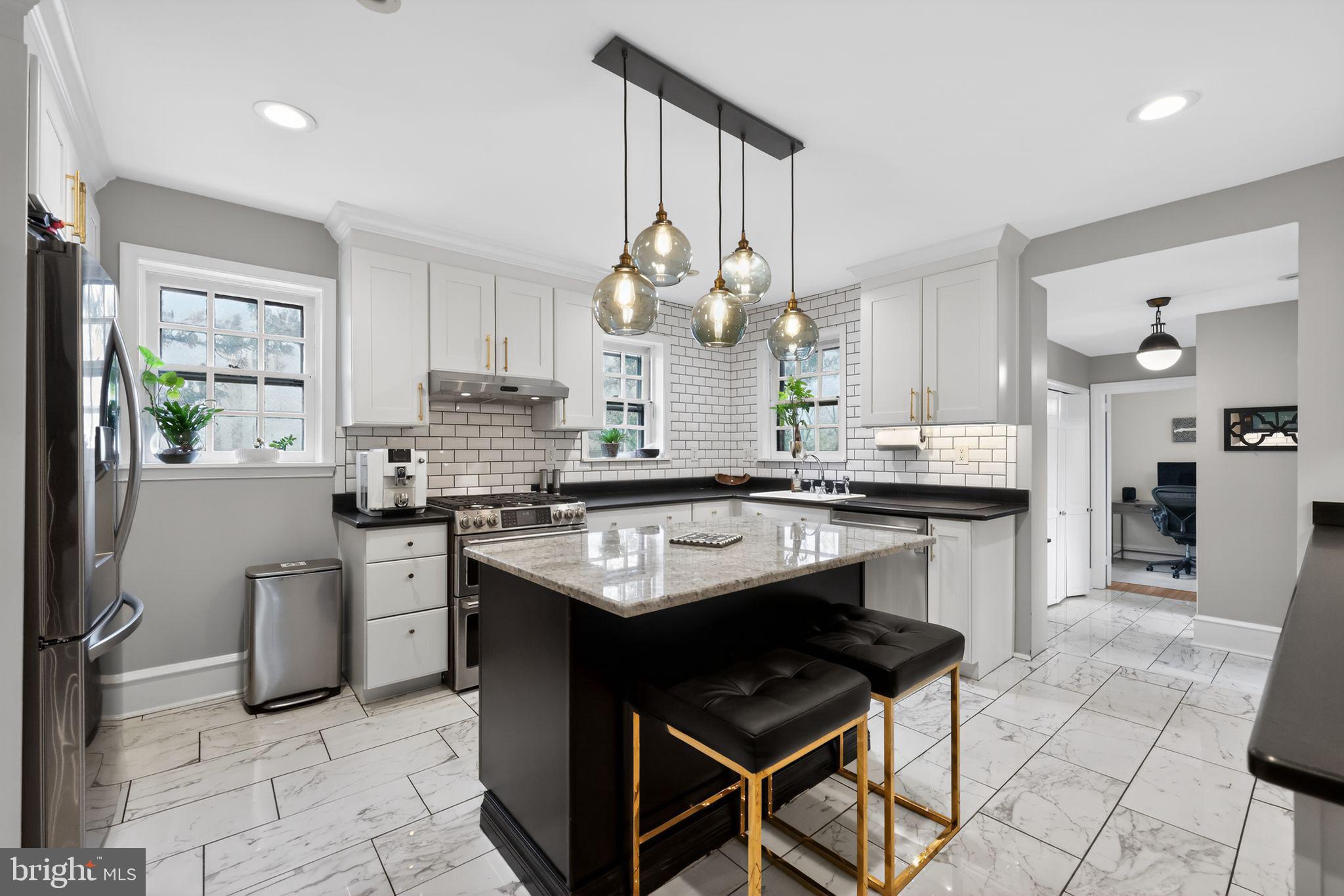 913 Twyckenham Road Media, PA 19063 - Photo 13 of 42 Exquisite renovated kitchen