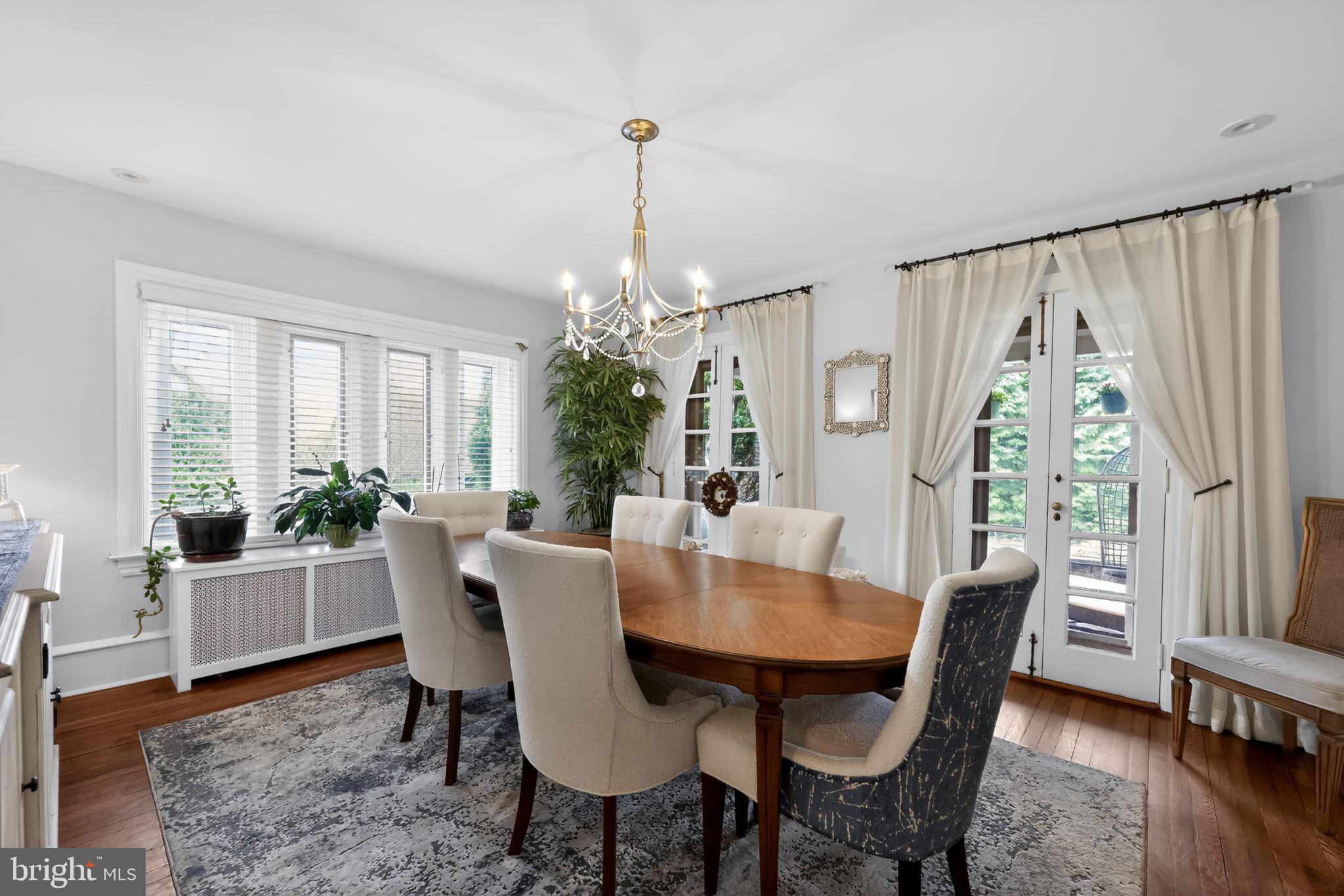 913 Twyckenham Road Media, PA 19063 - Photo 17 of 42 Beautiful view of the backyard