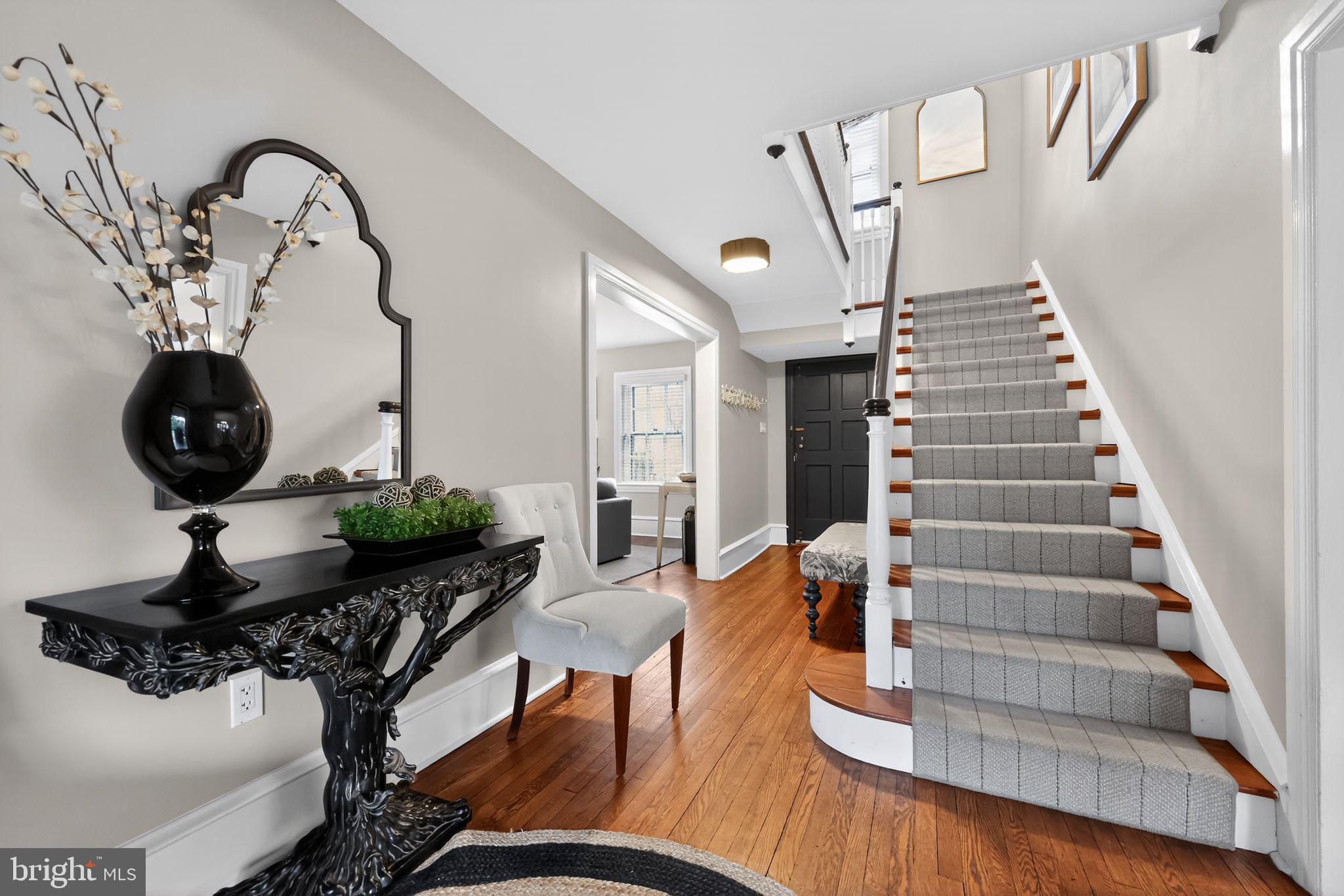 913 Twyckenham Road Media, PA 19063 - Photo 8 of 42 High ceilings, lots of light, and hardwood floors
