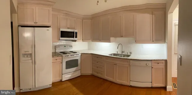 $2,300 | 8 C Benjamin Franklin Drive, Monroe Township, NJ 08831