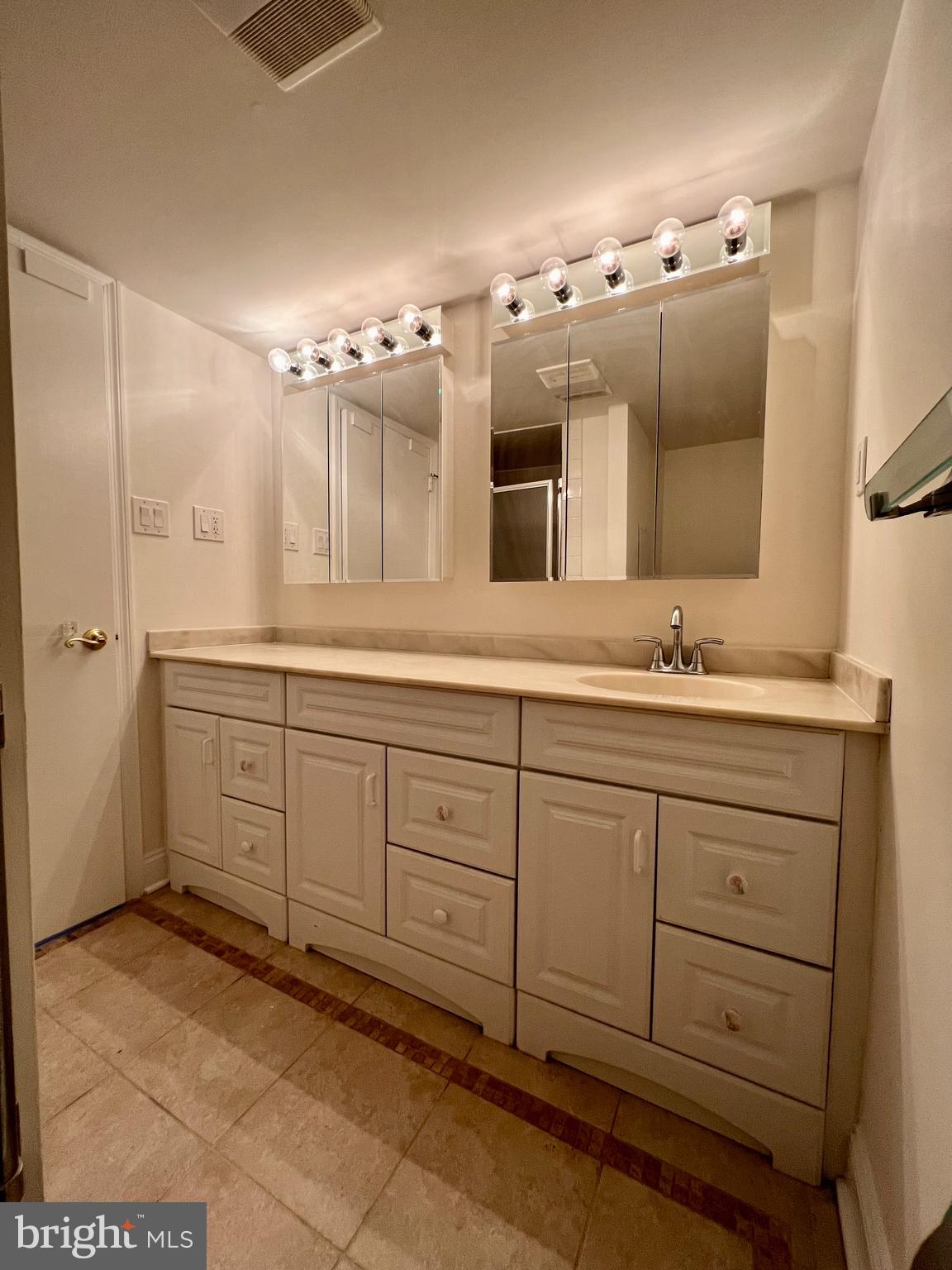 1219 West Wynnewood Road, Unit 206 Wynnewood, PA 19096 - Photo 17 of 24 Ensuite Bathroom