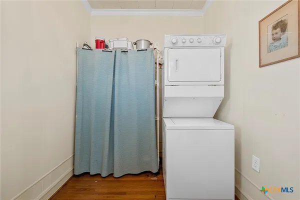 a view of washer and dryer