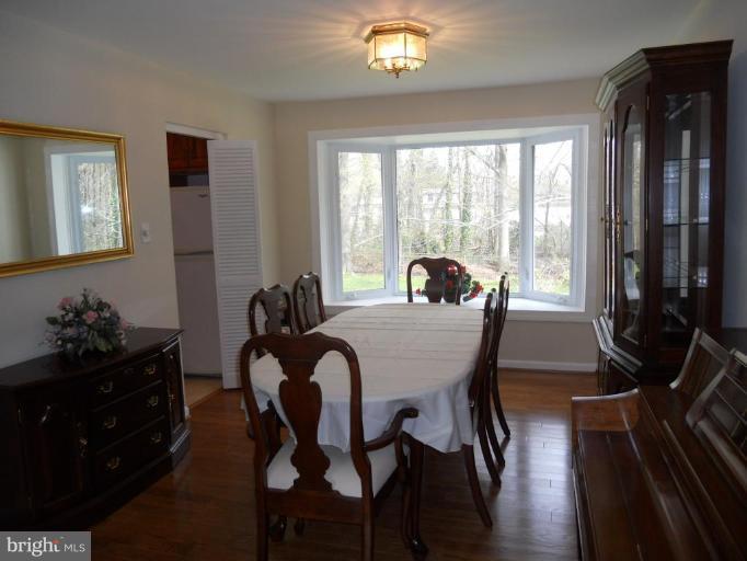 8811 Battery Road Alexandria, VA 22308 - Photo 3 of 25 Dining Room #2