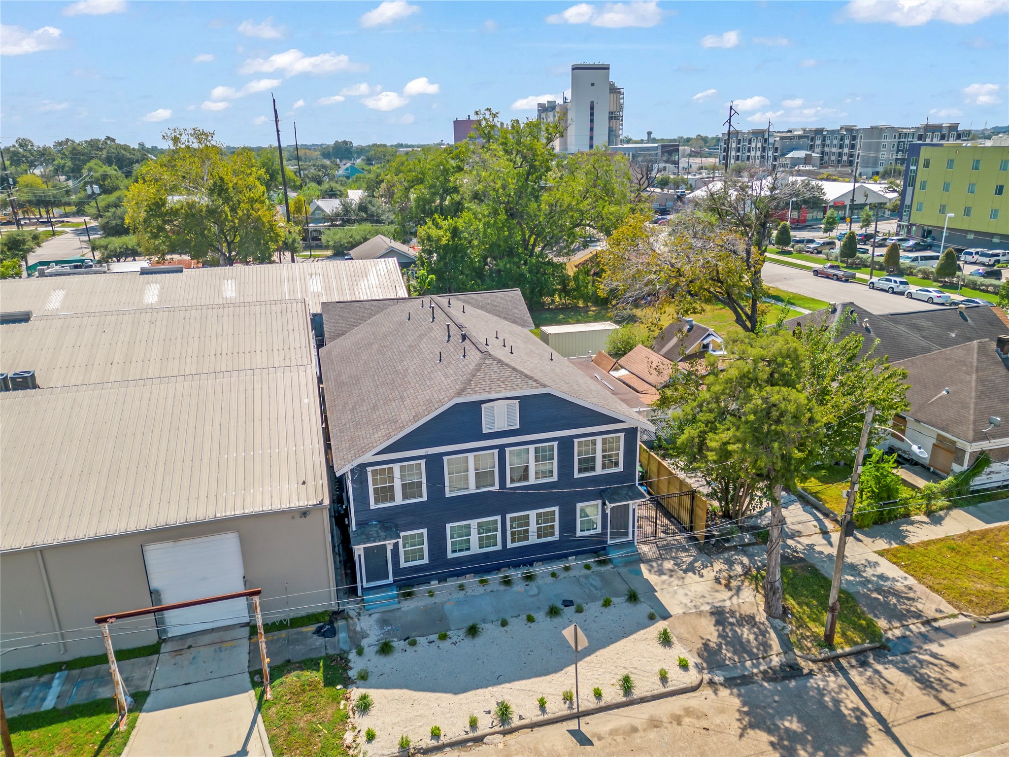 305 Roberts Street, Unit 8 Houston, TX 77003 - Photo 1 of 7 Property view