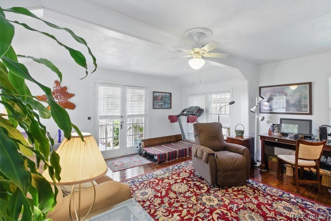 6 62nd Street Yankeetown, FL 34498 - Photo 21 of 55 a living room with furniture lamp and a potted plant