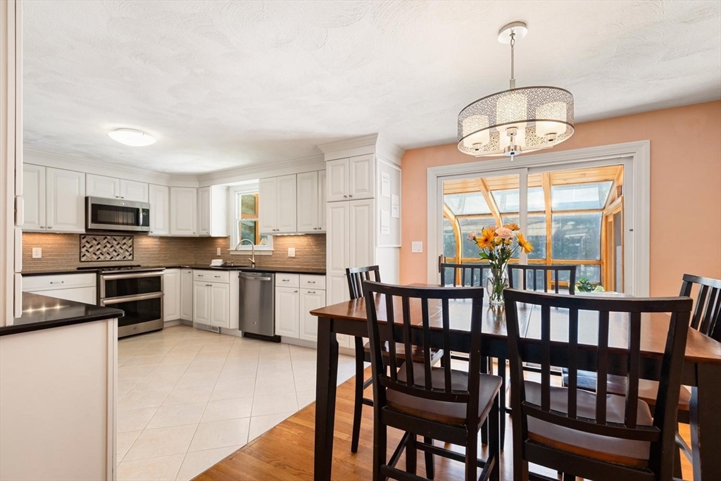 12 Albion Road Billerica, MA 01821 - Photo 15 of 42