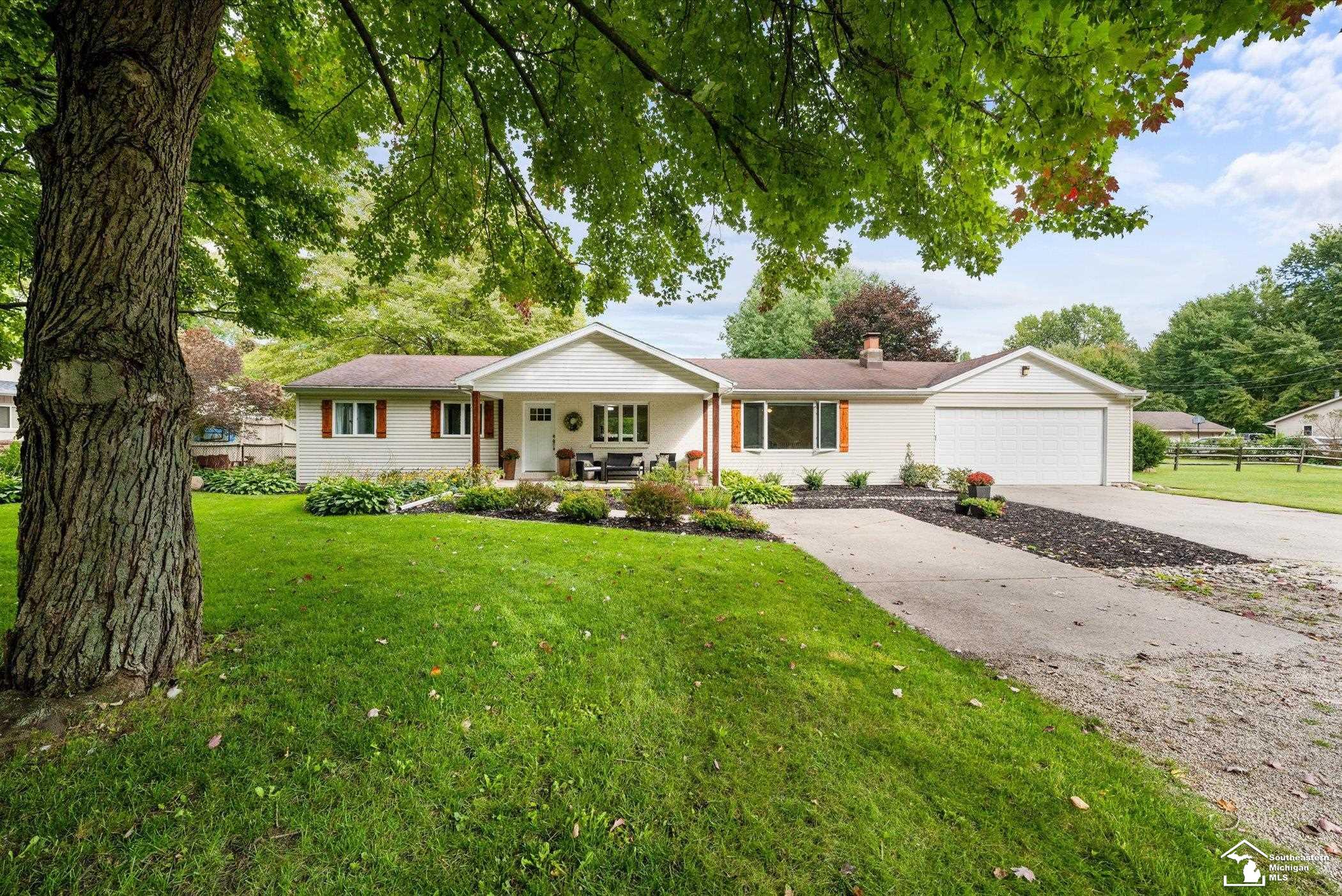 9640 Douglas Road Temperance, MI 48182 - Photo 2 of 51