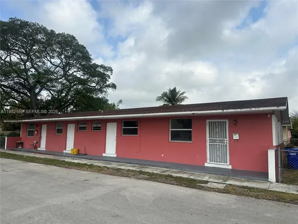 $2,500 | 16800 Northeast 4th Court, North Miami Beach, FL 33162