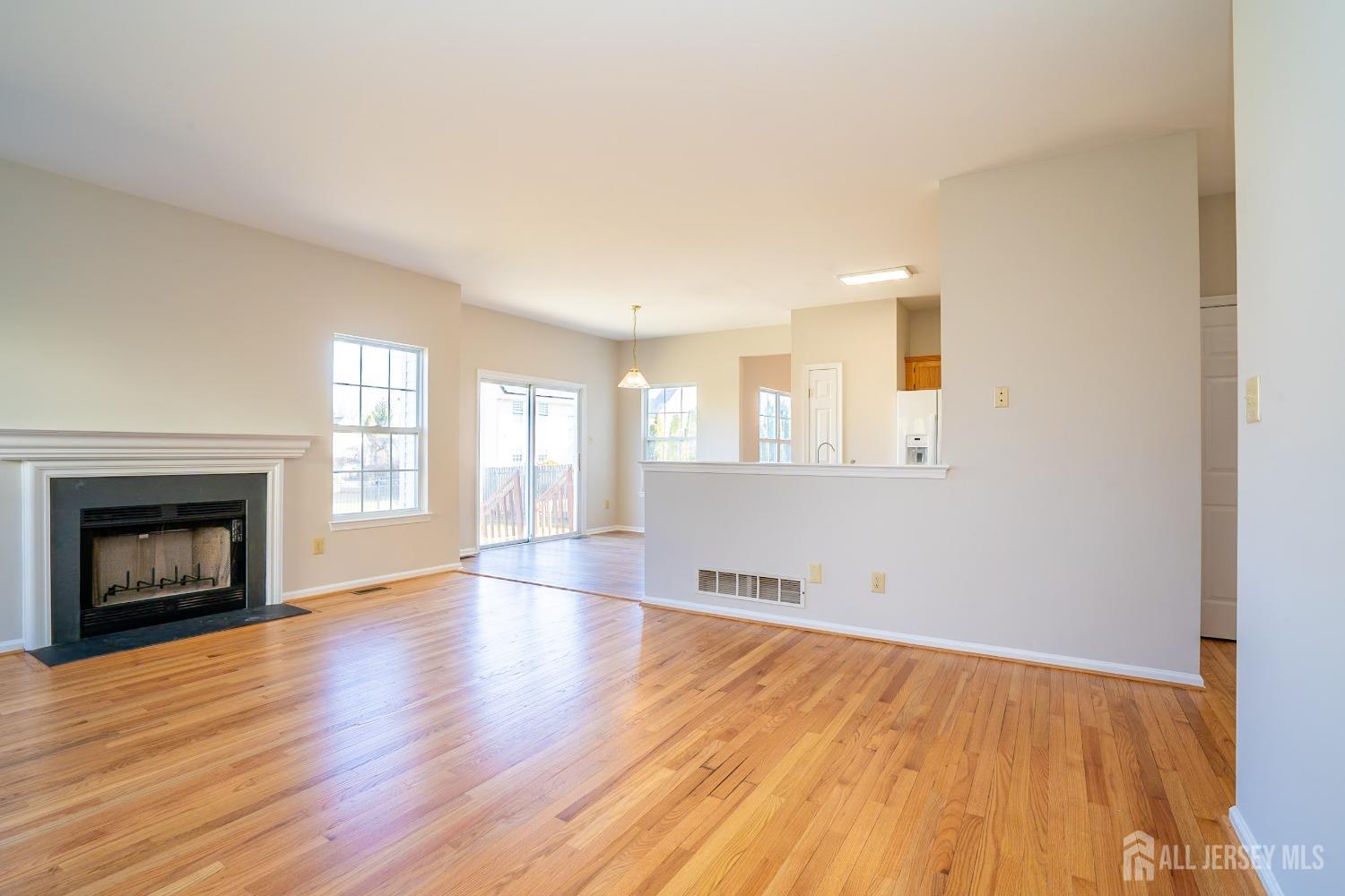 17 Larkspur Drive Dayton, NJ 08810 - Photo 14 of 43