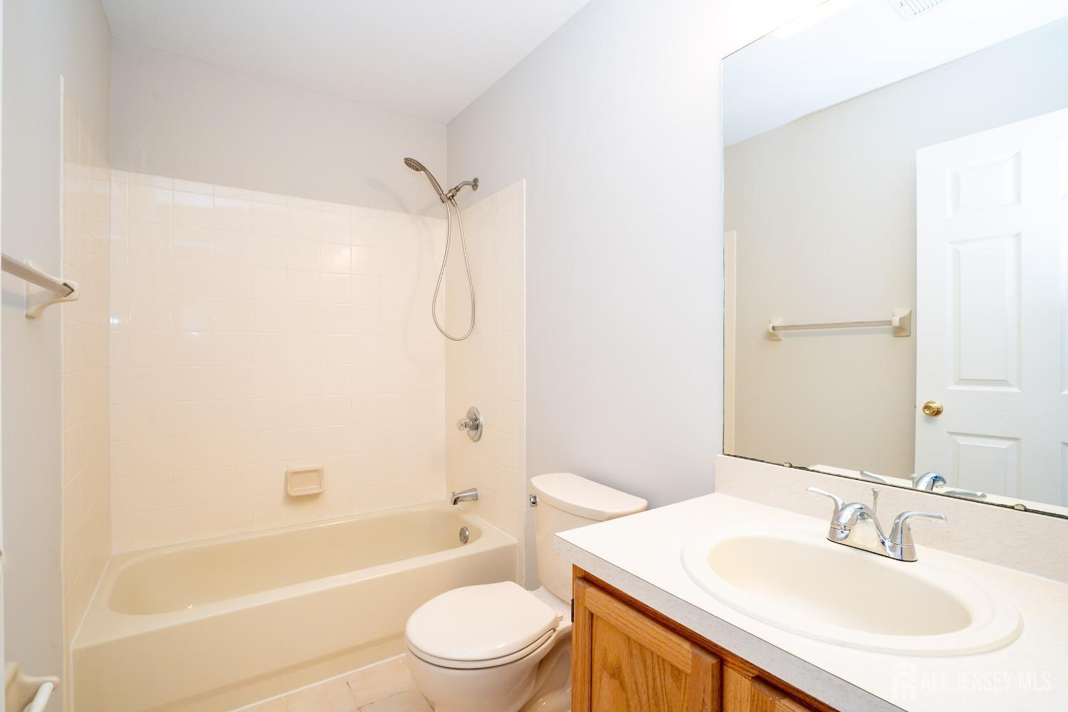 17 Larkspur Drive Dayton, NJ 08810 - Photo 34 of 43