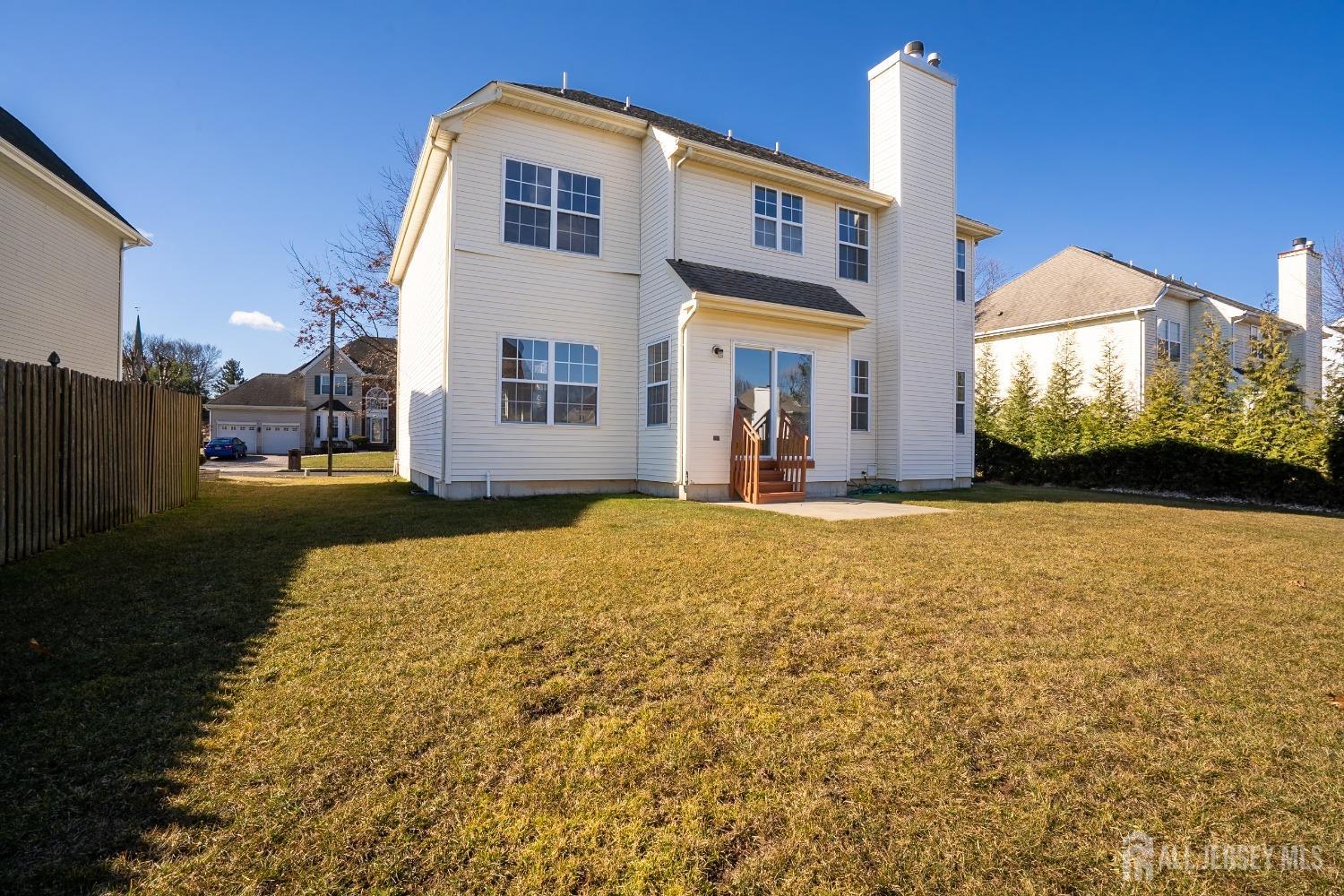 17 Larkspur Drive Dayton, NJ 08810 - Photo 4 of 43