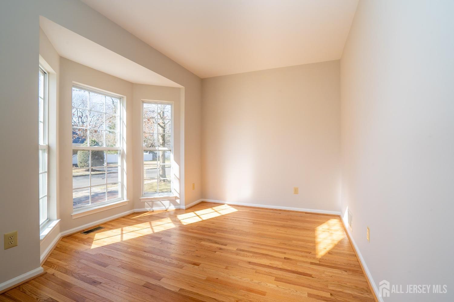 17 Larkspur Drive Dayton, NJ 08810 - Photo 7 of 43