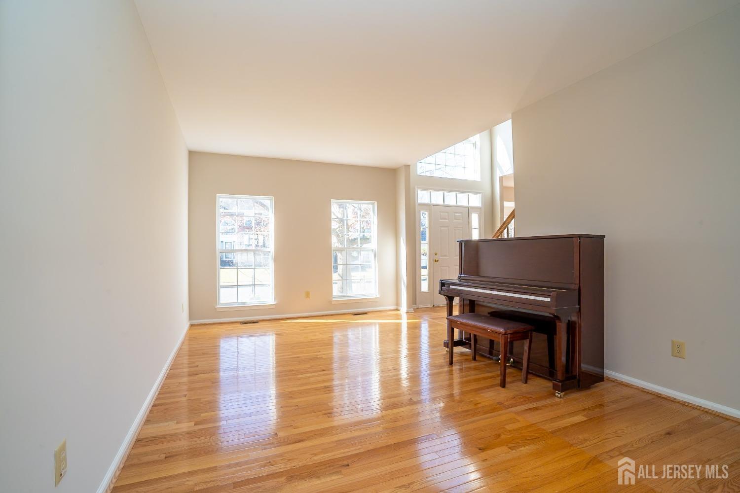 17 Larkspur Drive Dayton, NJ 08810 - Photo 10 of 43