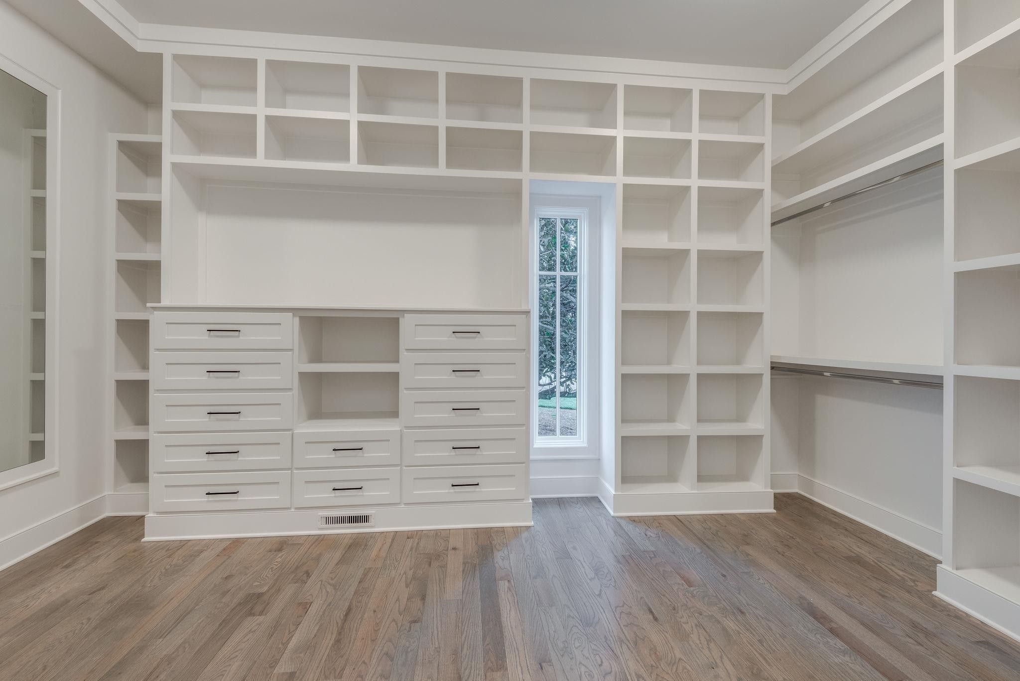6029 Sedberry Road Nashville, TN 37205 - Photo 29 of 68 a view of an empty room with wooden floor and closet