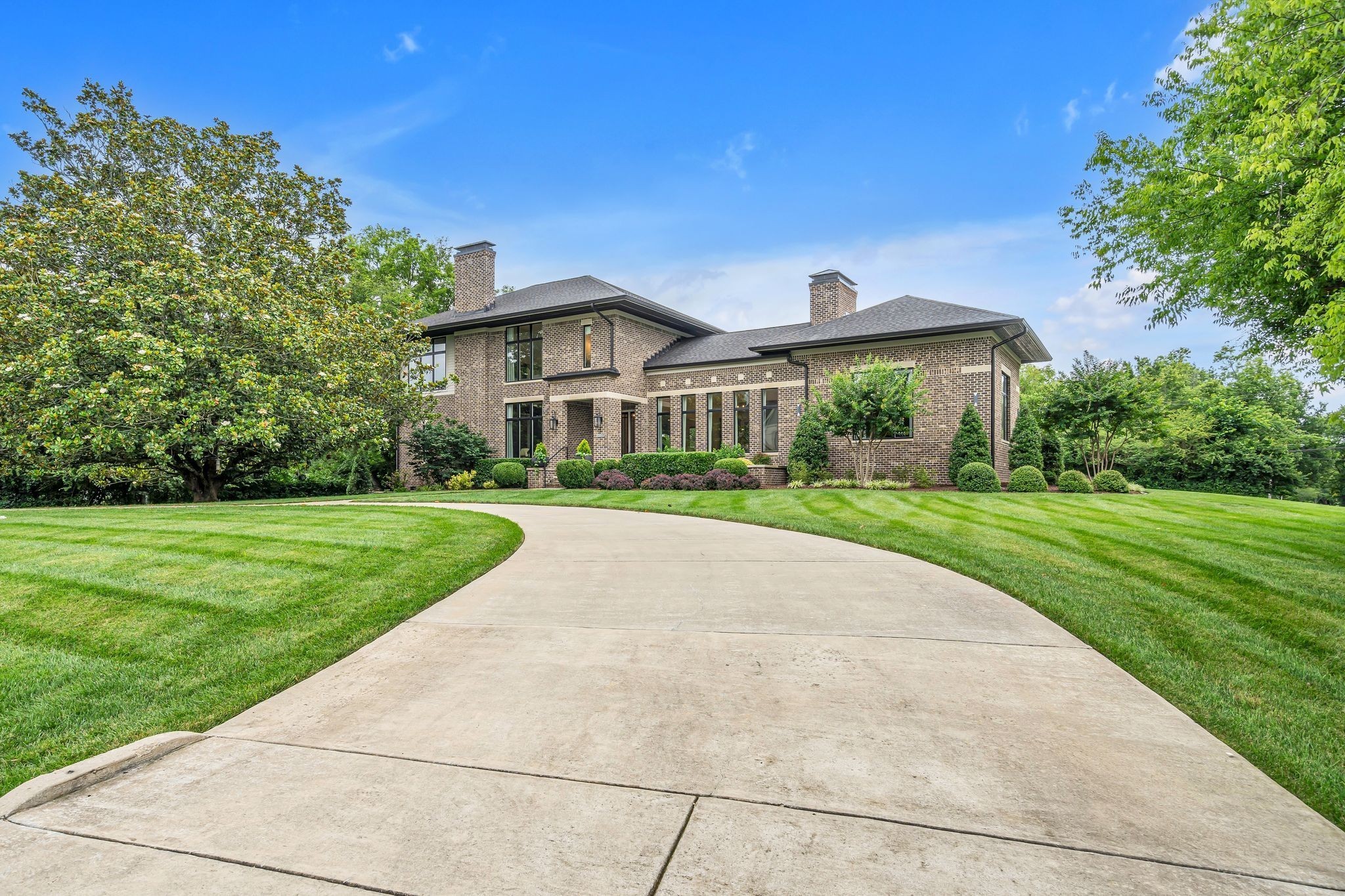 6029 Sedberry Road Nashville, TN 37205 - Photo 6 of 68 a view of house in front of yard