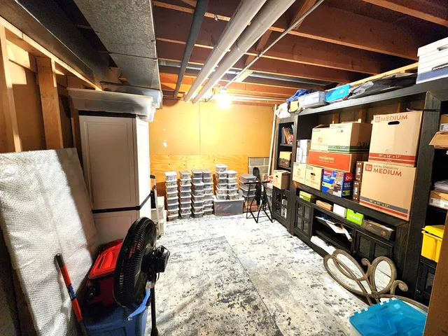 a picture of water heater room