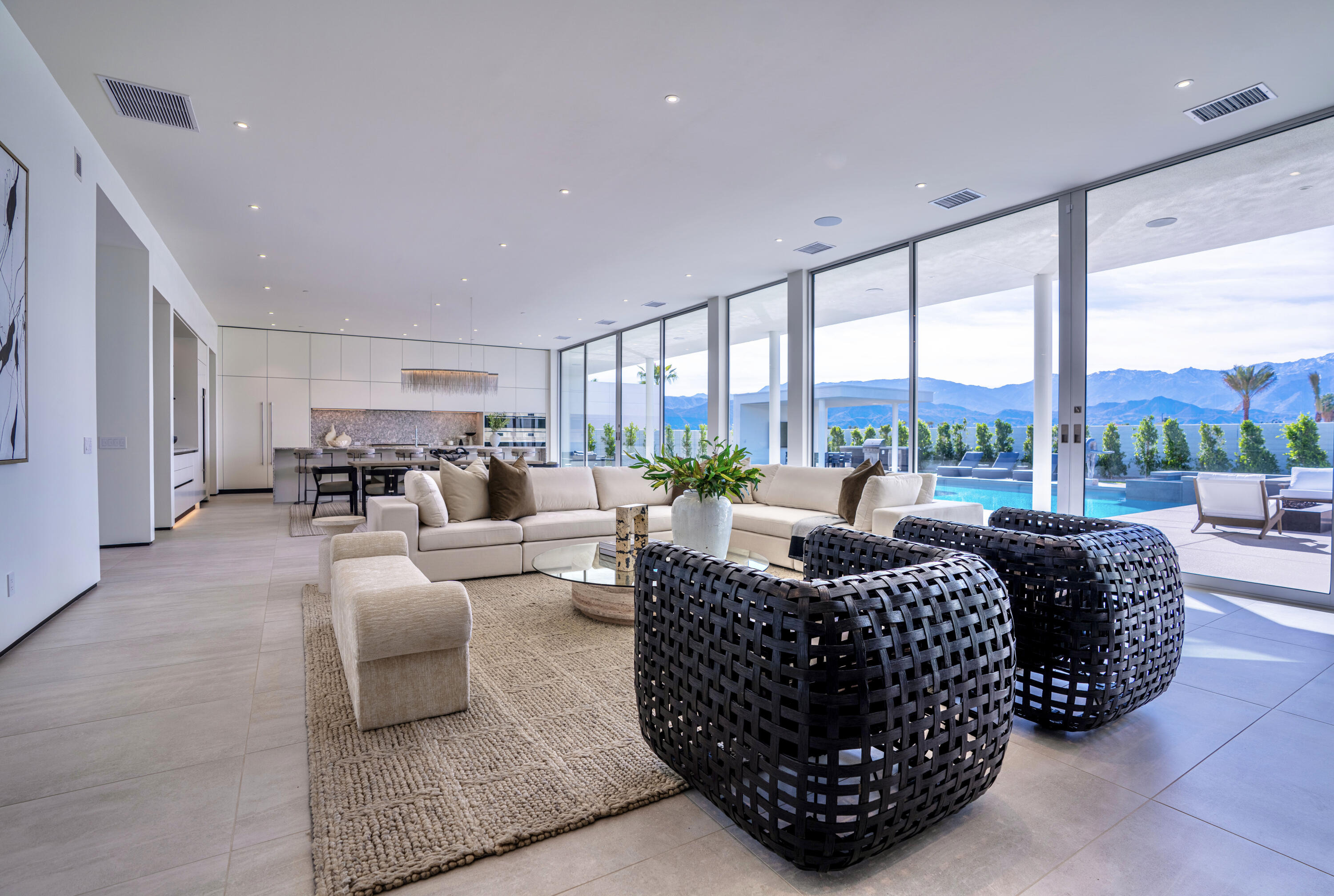 15 Via Linea Rancho Mirage Ca Rancho Mirage, CA 92270 - Photo 3 of 13 Main Living