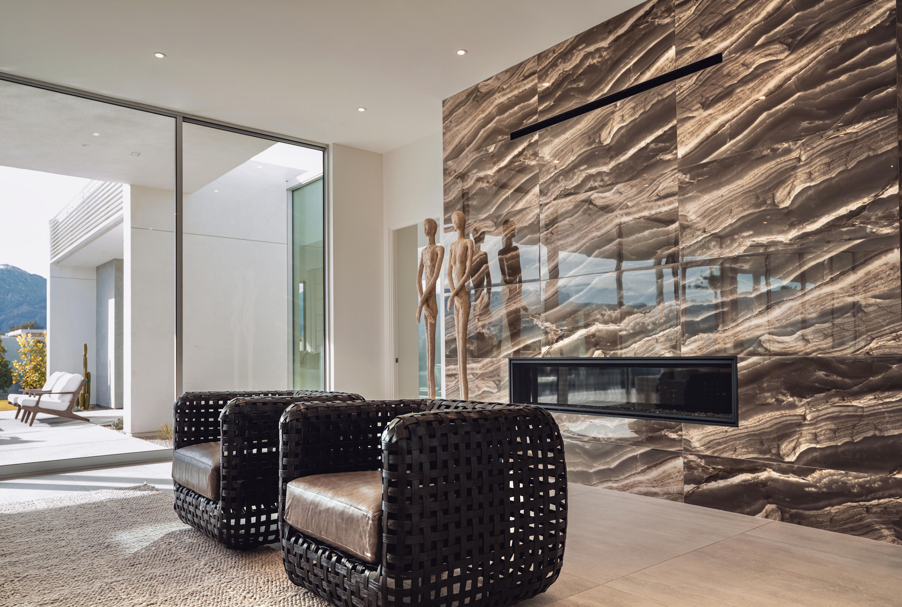 15 Via Linea Rancho Mirage Ca Rancho Mirage, CA 92270 - Photo 5 of 13 Fireplace