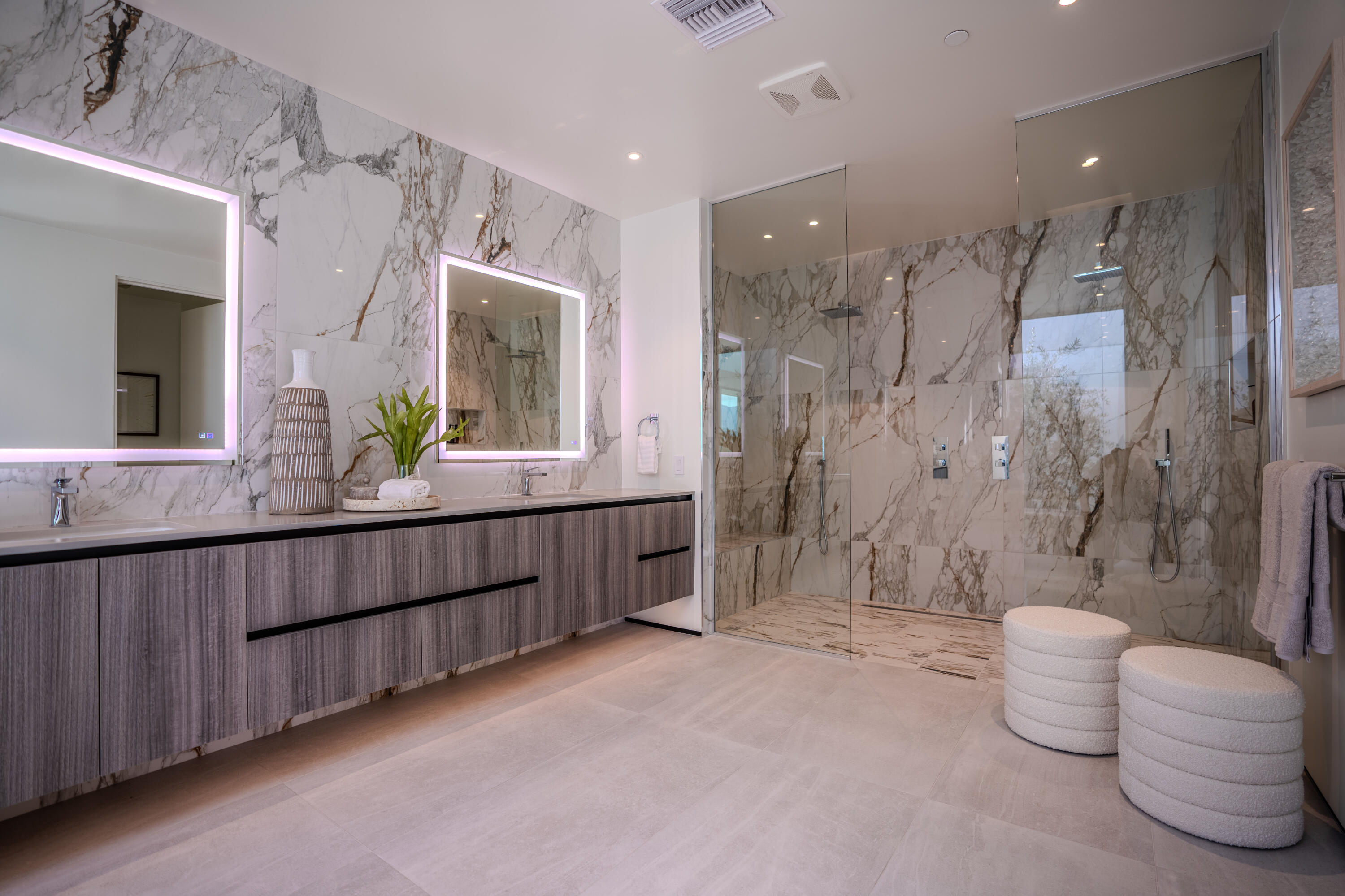 15 Via Linea Rancho Mirage Ca Rancho Mirage, CA 92270 - Photo 10 of 13 Primary Shower