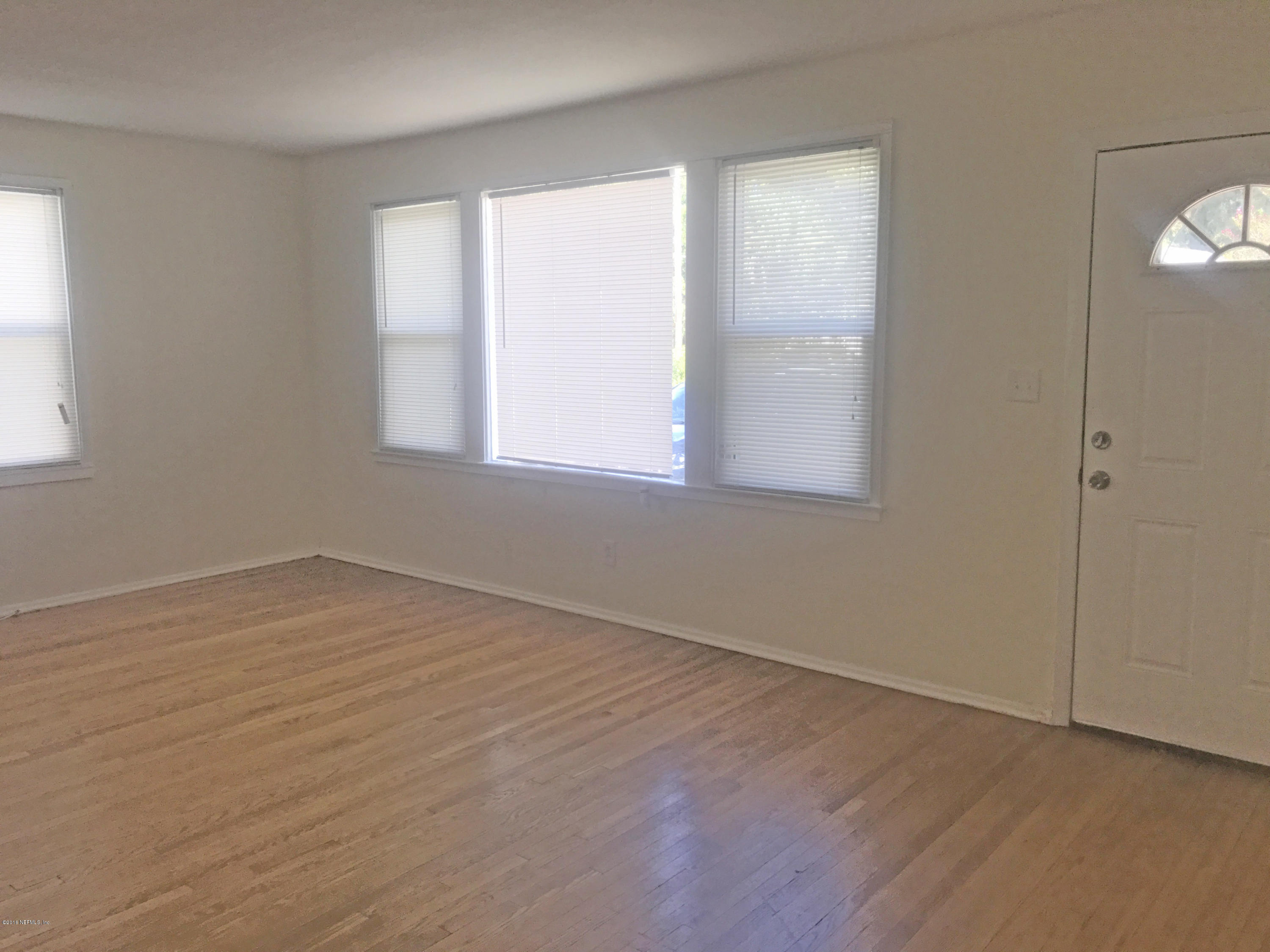 1766 Mayfair Road Jacksonville, FL 32207 - Photo 3 of 29 Family Room