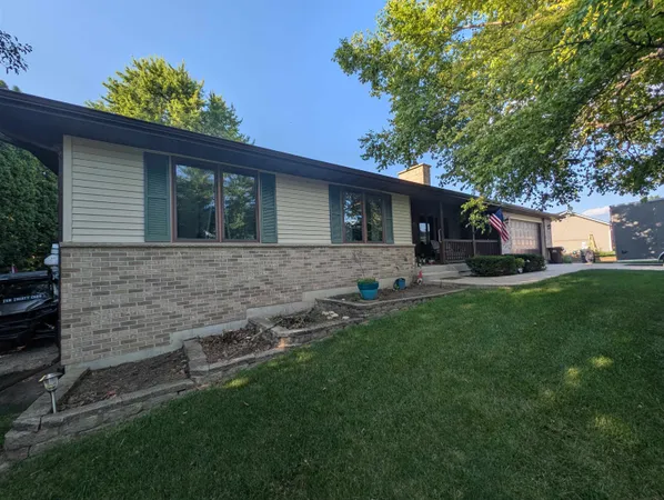 $319,000 | 106 Stony Knoll Drive, Davis, IL 61019