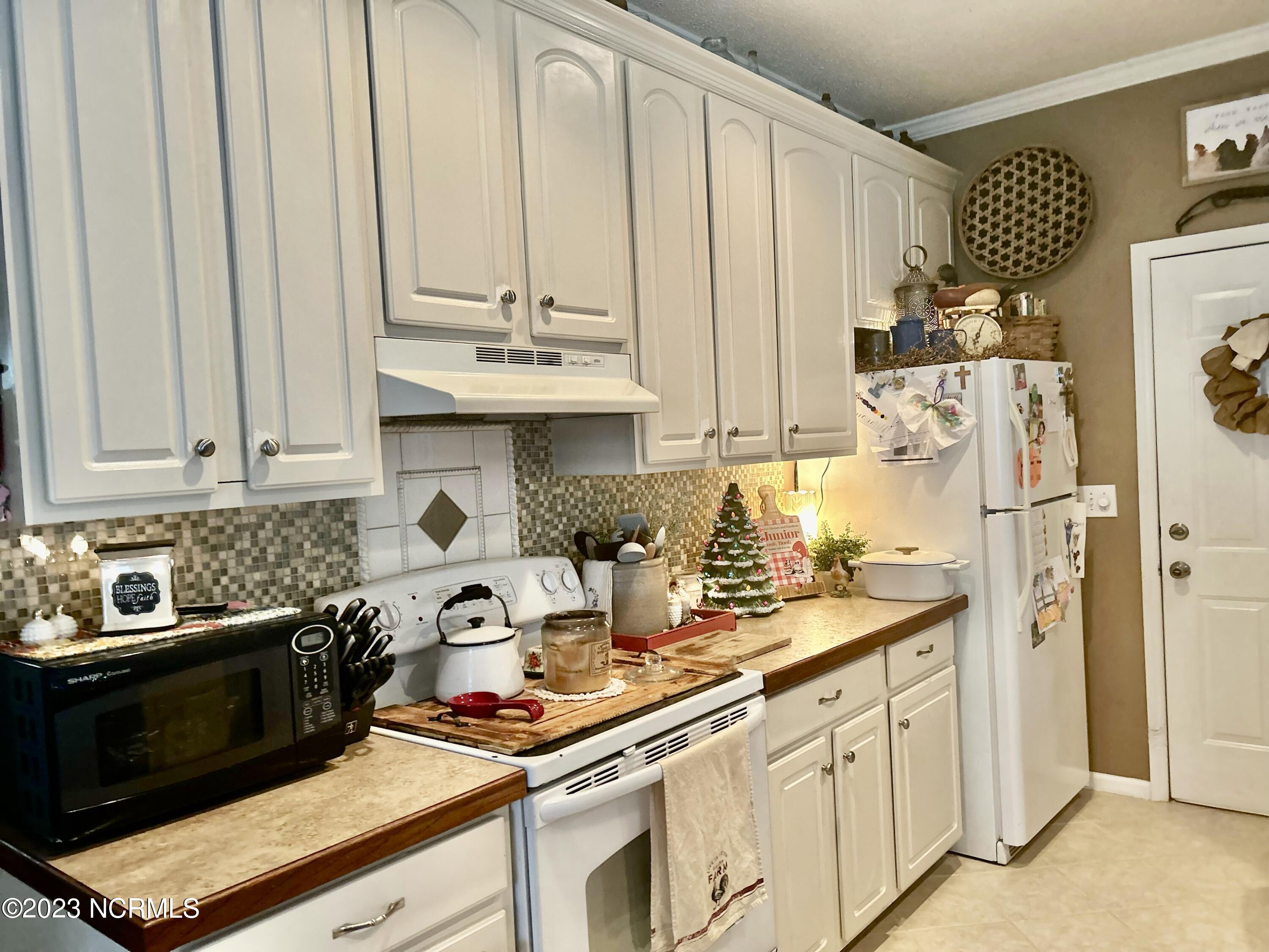 611 Inman Lake Road Whiteville, NC 28472 - Photo 7 of 20 IMG_4710