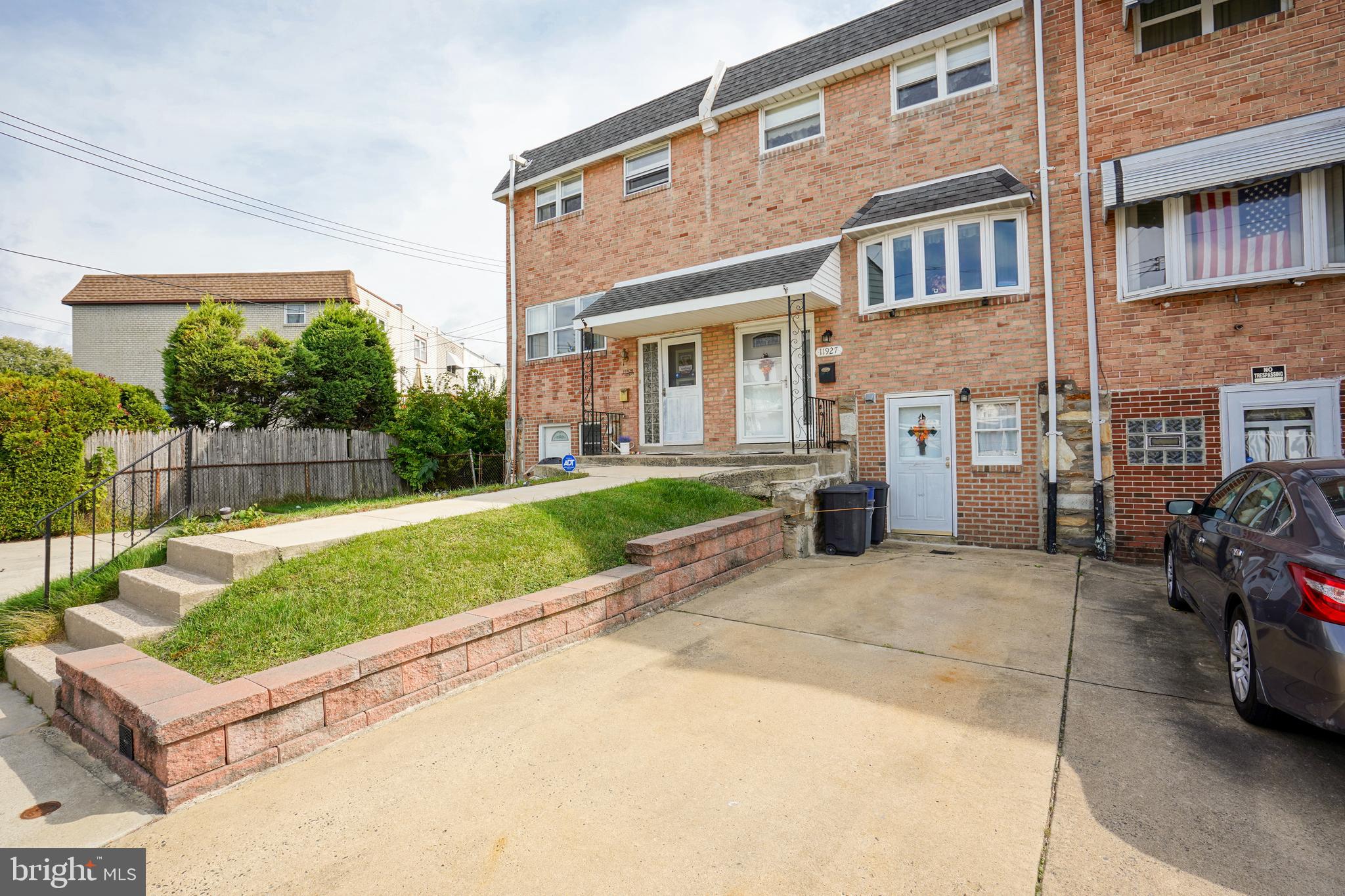 11927 Millbrook Road Philadelphia, PA 19154 - Photo 2 of 43