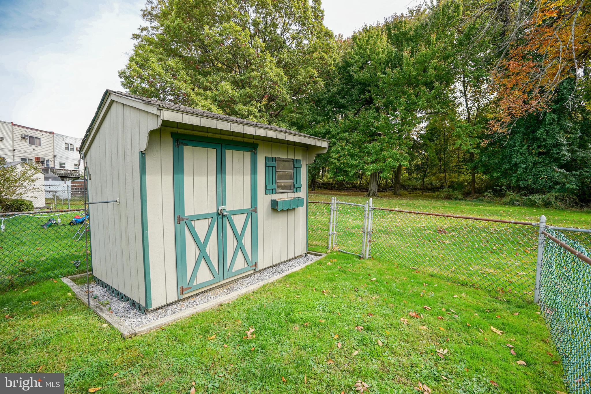 11927 Millbrook Road Philadelphia, PA 19154 - Photo 37 of 43