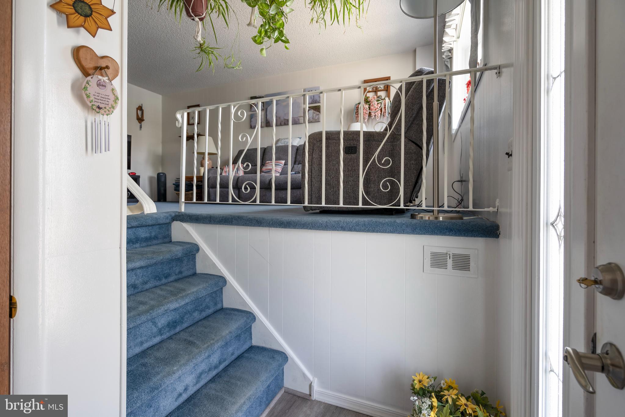 11927 Millbrook Road Philadelphia, PA 19154 - Photo 6 of 43