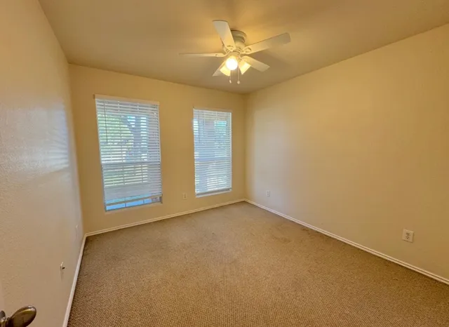 $1,660 | 104 Gettysburg Loop, Elgin, TX 78621