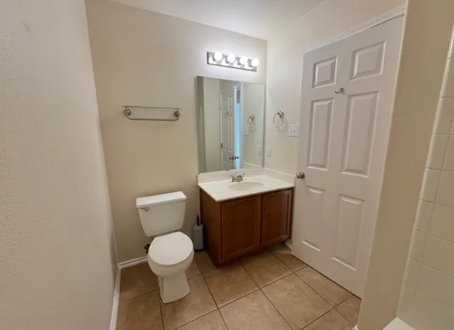 $1,660 | 104 Gettysburg Loop, Elgin, TX 78621