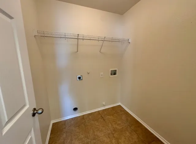 $1,660 | 104 Gettysburg Loop, Elgin, TX 78621