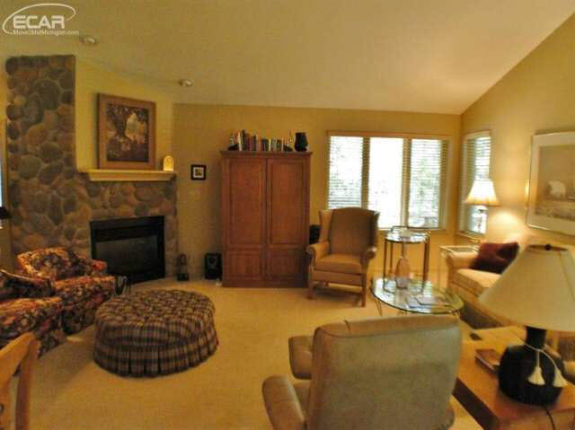 1325 Vandekarr Road Owosso, MI 48867 - Photo 8 of 38 20449851-7.JPG