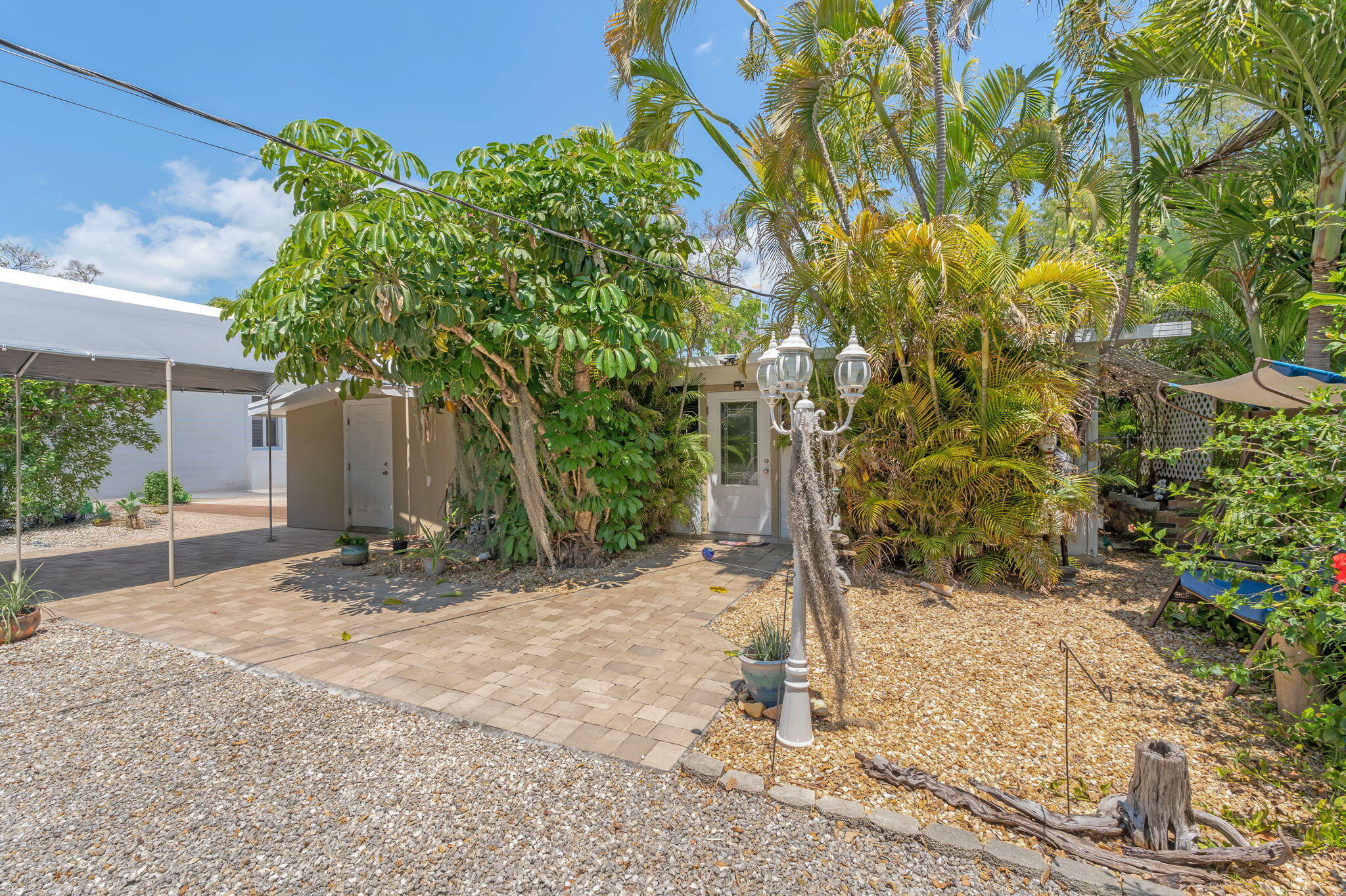 335 Sound Drive Key Largo, FL 33037 - Photo 6 of 45 a backyard of a house