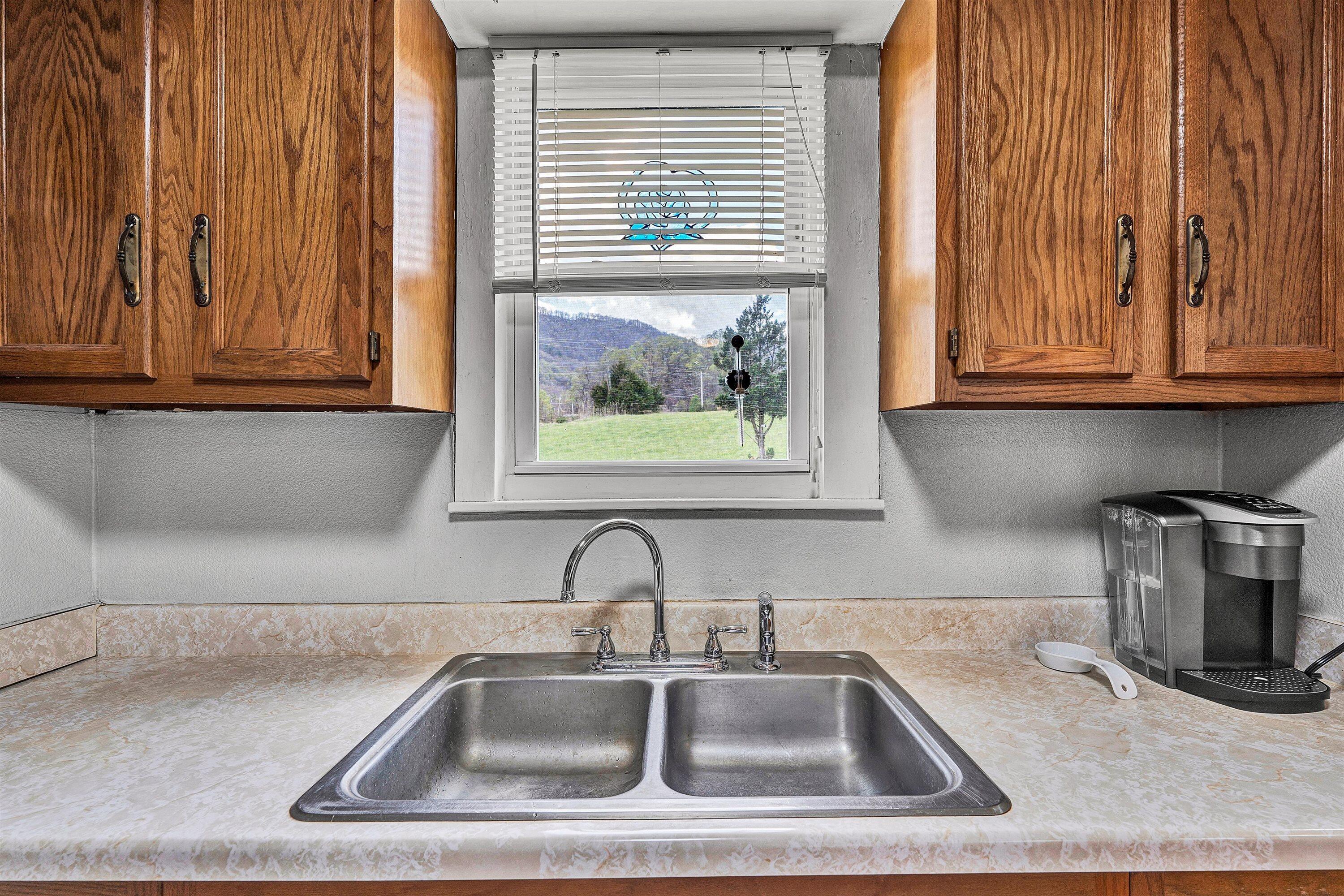 8173 Bent Mountain Road Roanoke, VA 24018 - Photo 11 of 26 Kitchen