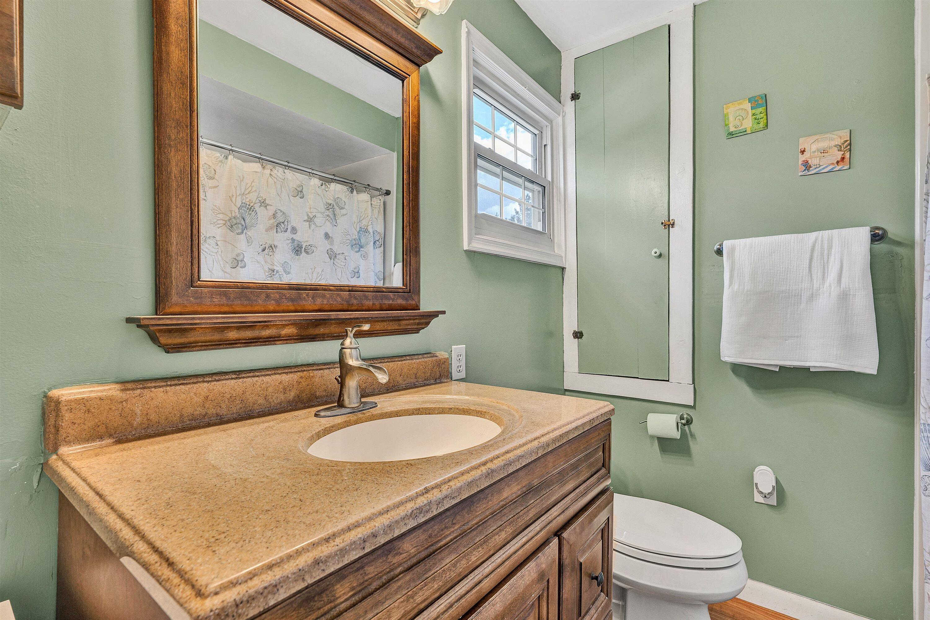 8173 Bent Mountain Road Roanoke, VA 24018 - Photo 13 of 26 Bathroom
