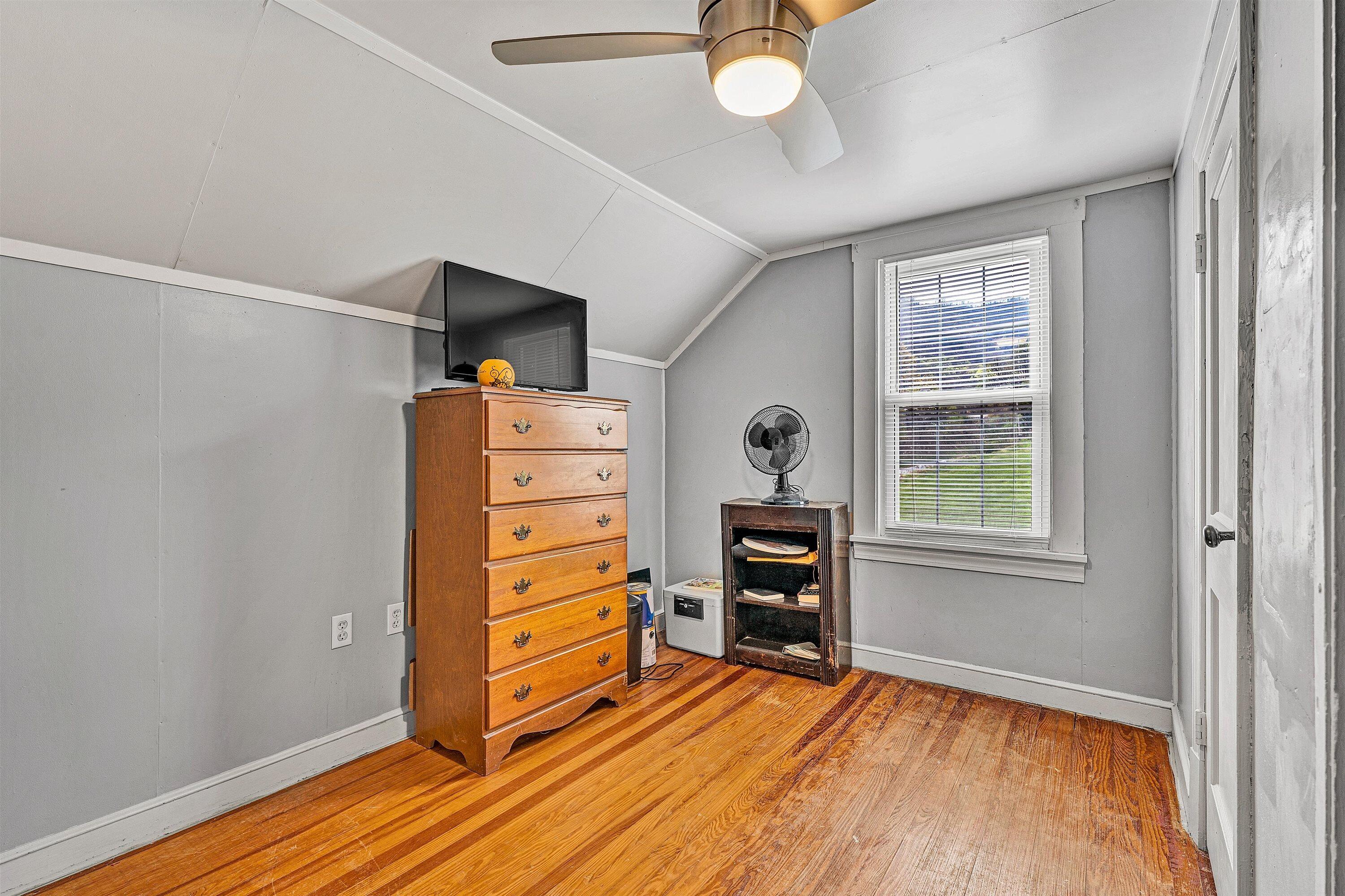 8173 Bent Mountain Road Roanoke, VA 24018 - Photo 16 of 26 Bedroom