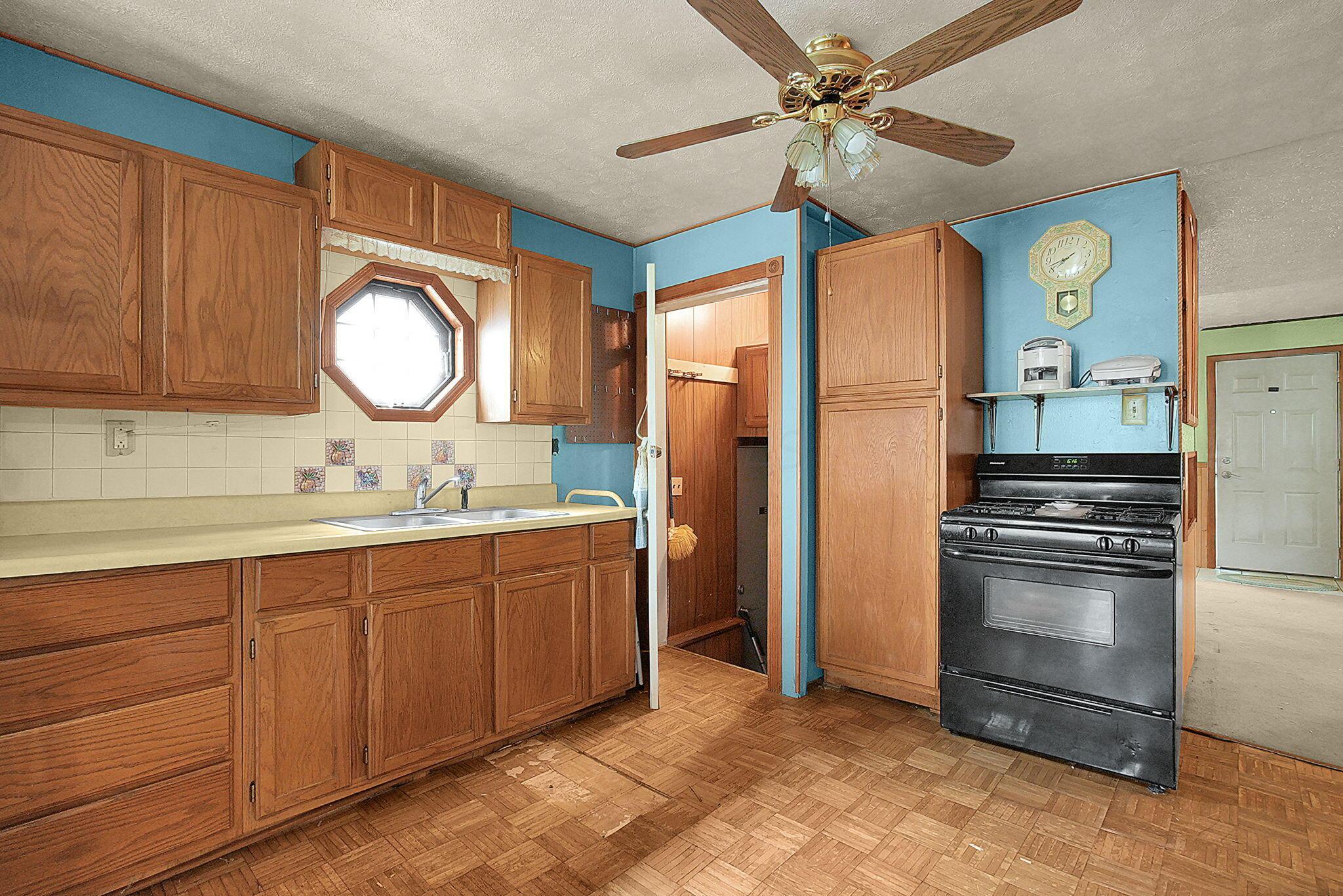 1258 Hart Road Columbus, OH 43223 - Photo 15 of 36 12-web-or-mls-1258-hart-rd