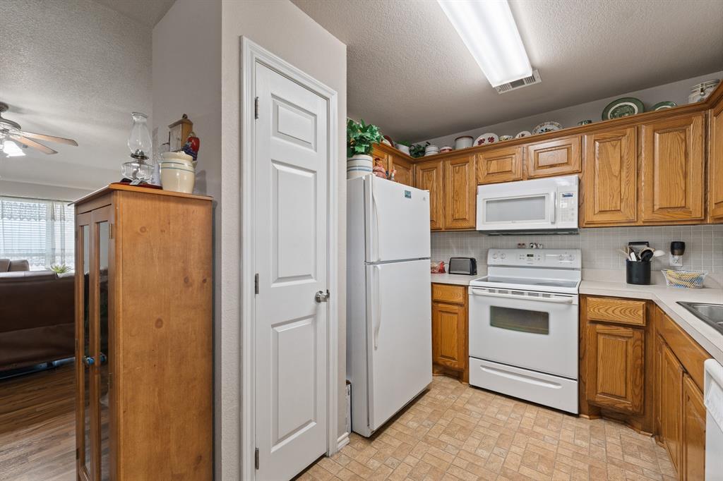 1595 Spring Branch Drive Cleburne, TX 76033 - Photo 7 of 26