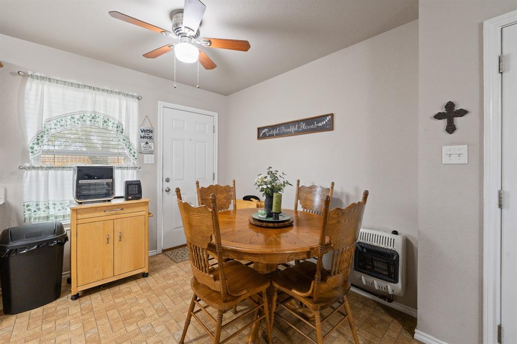 1595 Spring Branch Drive Cleburne, TX 76033 - Photo 8 of 26