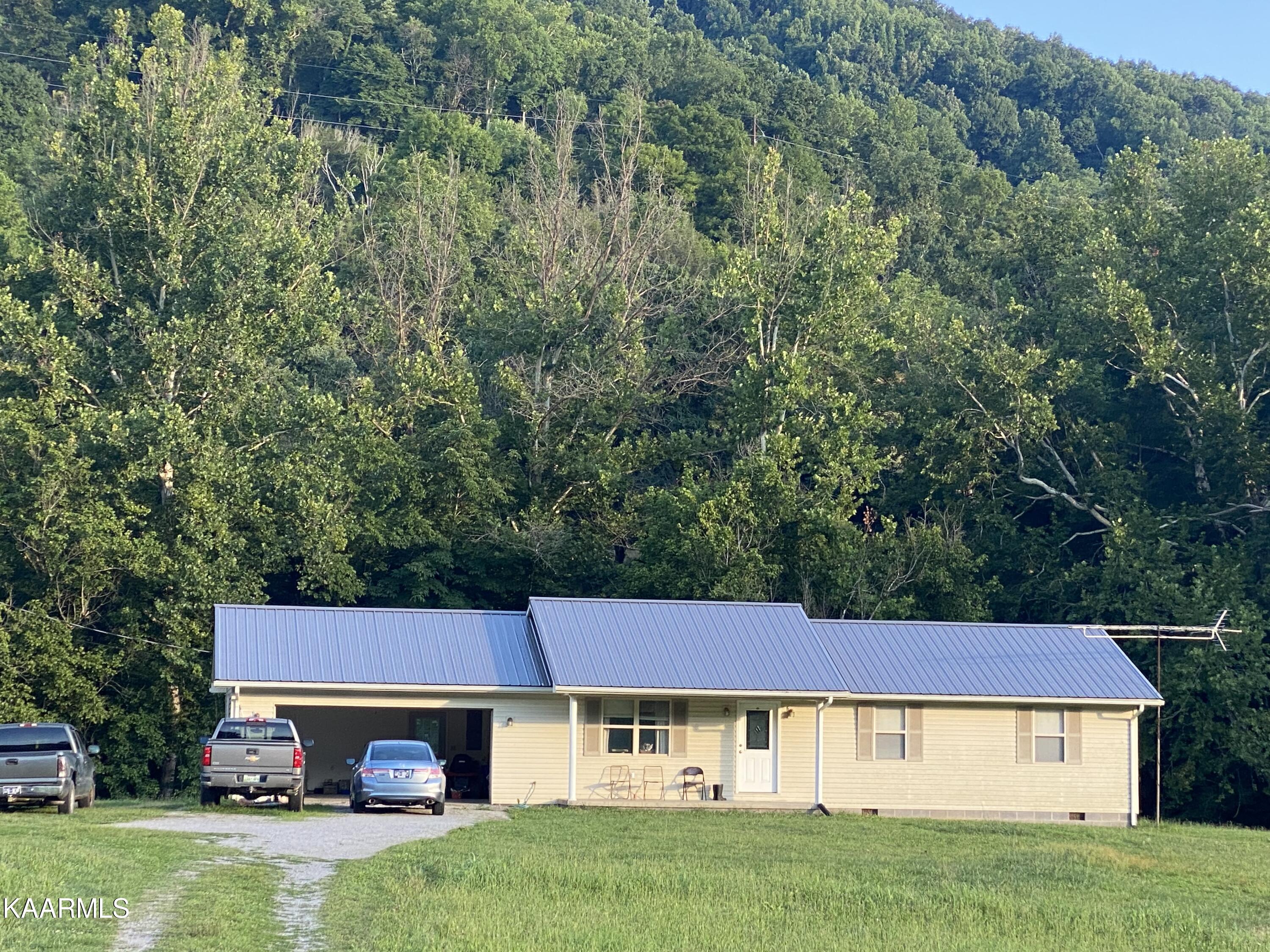 7247 Mulberry Gap Road Tazewell, TN 37879 - Photo 2 of 58 IMG-9810