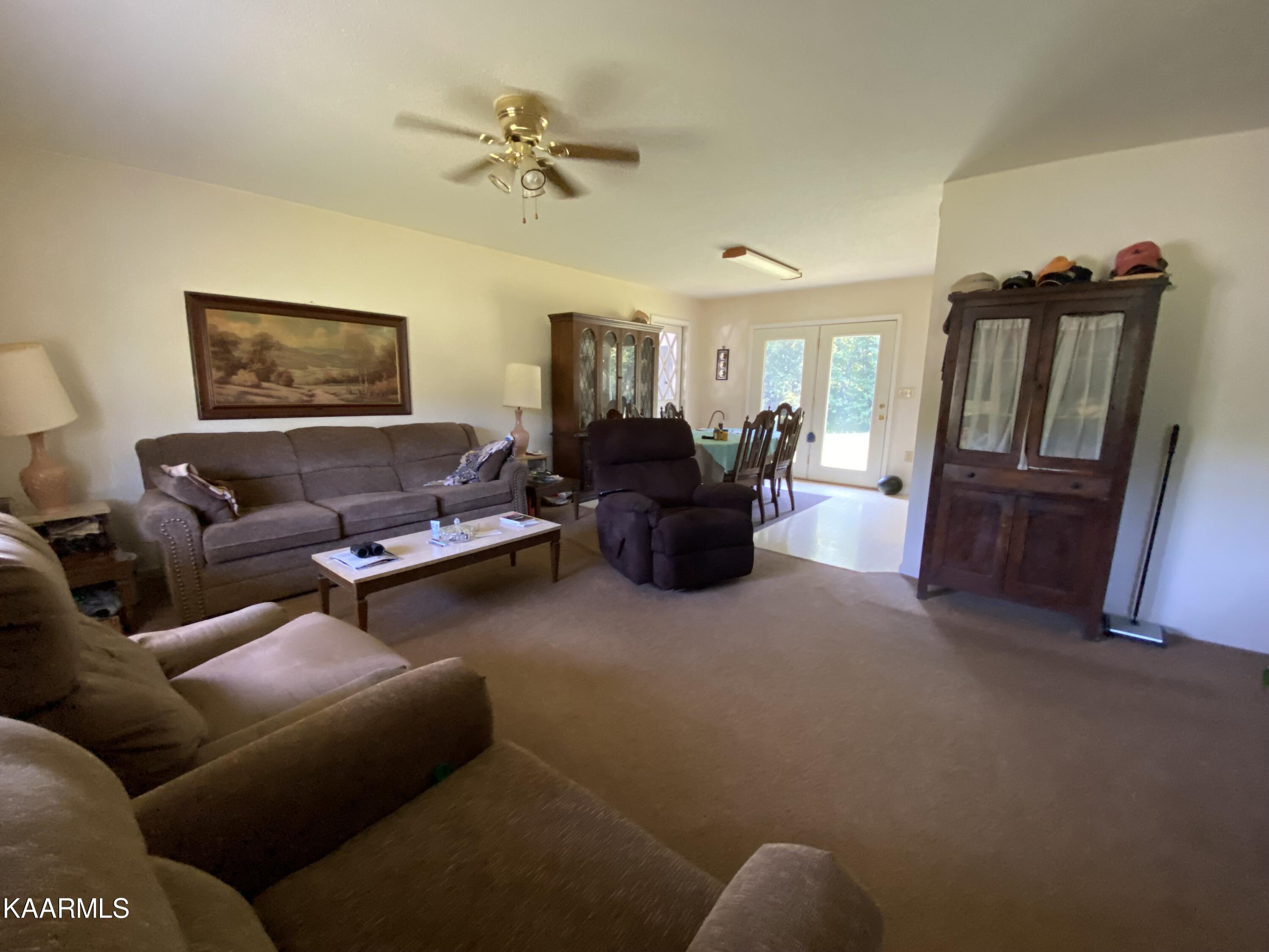 7247 Mulberry Gap Road Tazewell, TN 37879 - Photo 6 of 58 living room